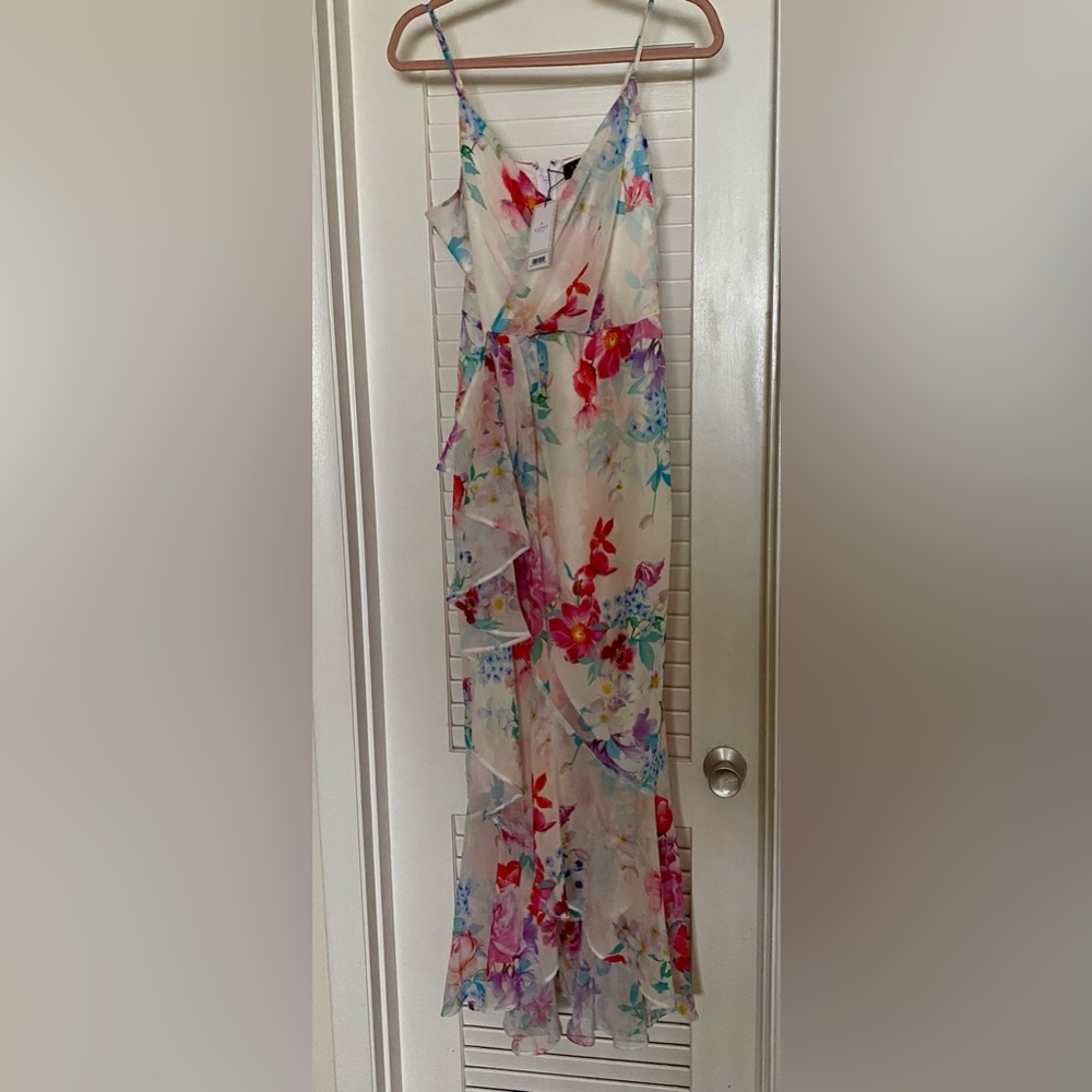 Lipsy Multicolor Floral Dress stunning , flattering , never worn